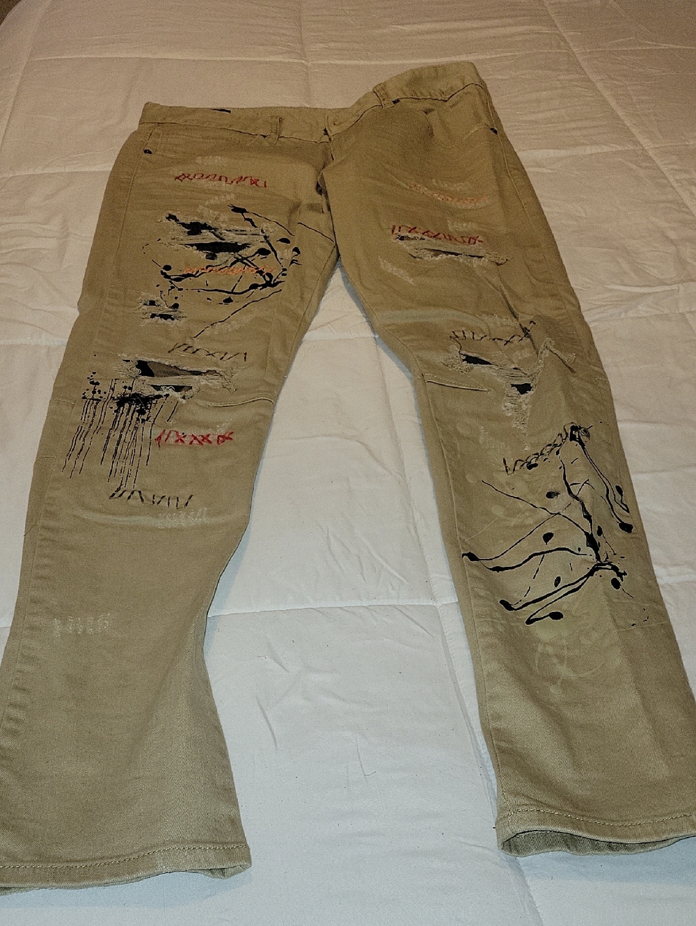Men's Skinny Jeans in Khaki with Artistic Paint Details